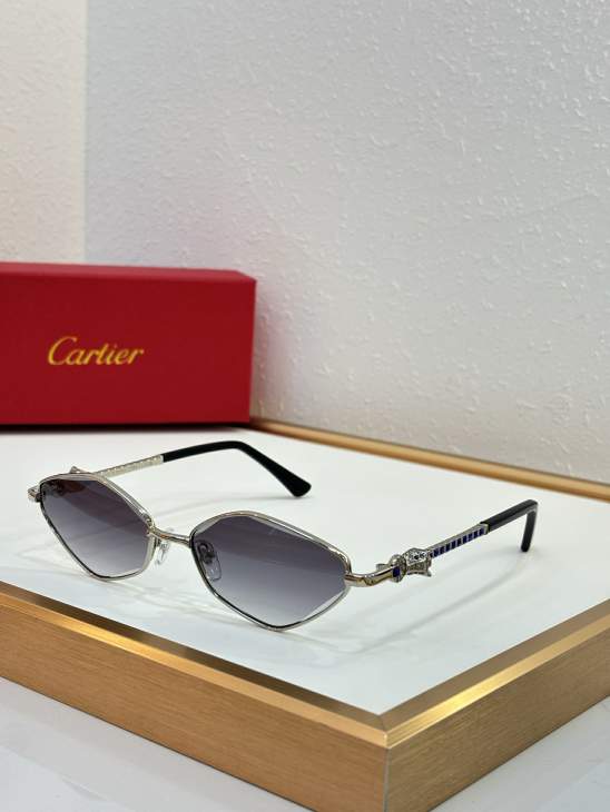 Picture of Cartier Sunglasses _SKUfw80238720fw